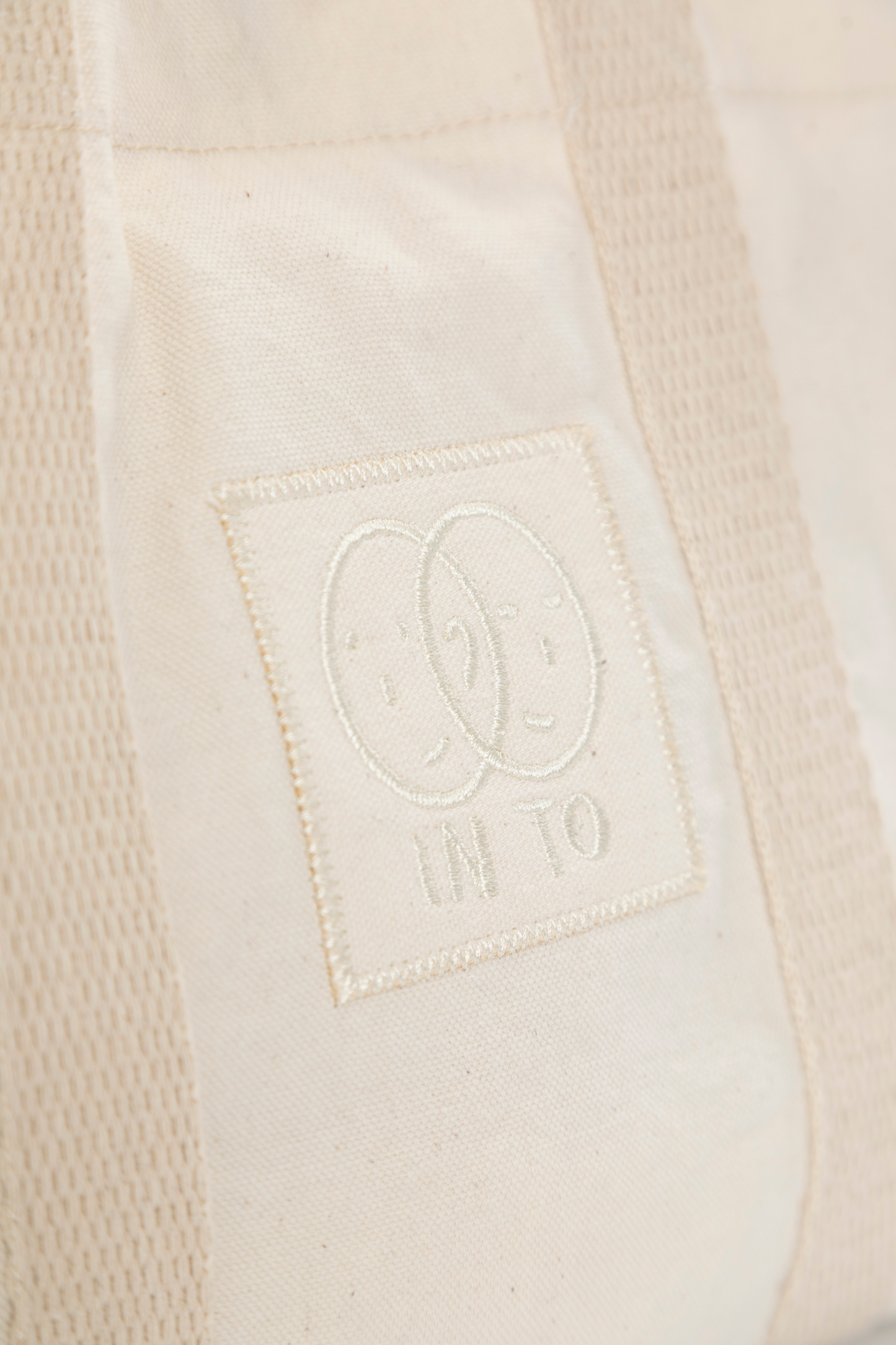 MINI BEIGE + STRAP ANATOMICAL HEARTS