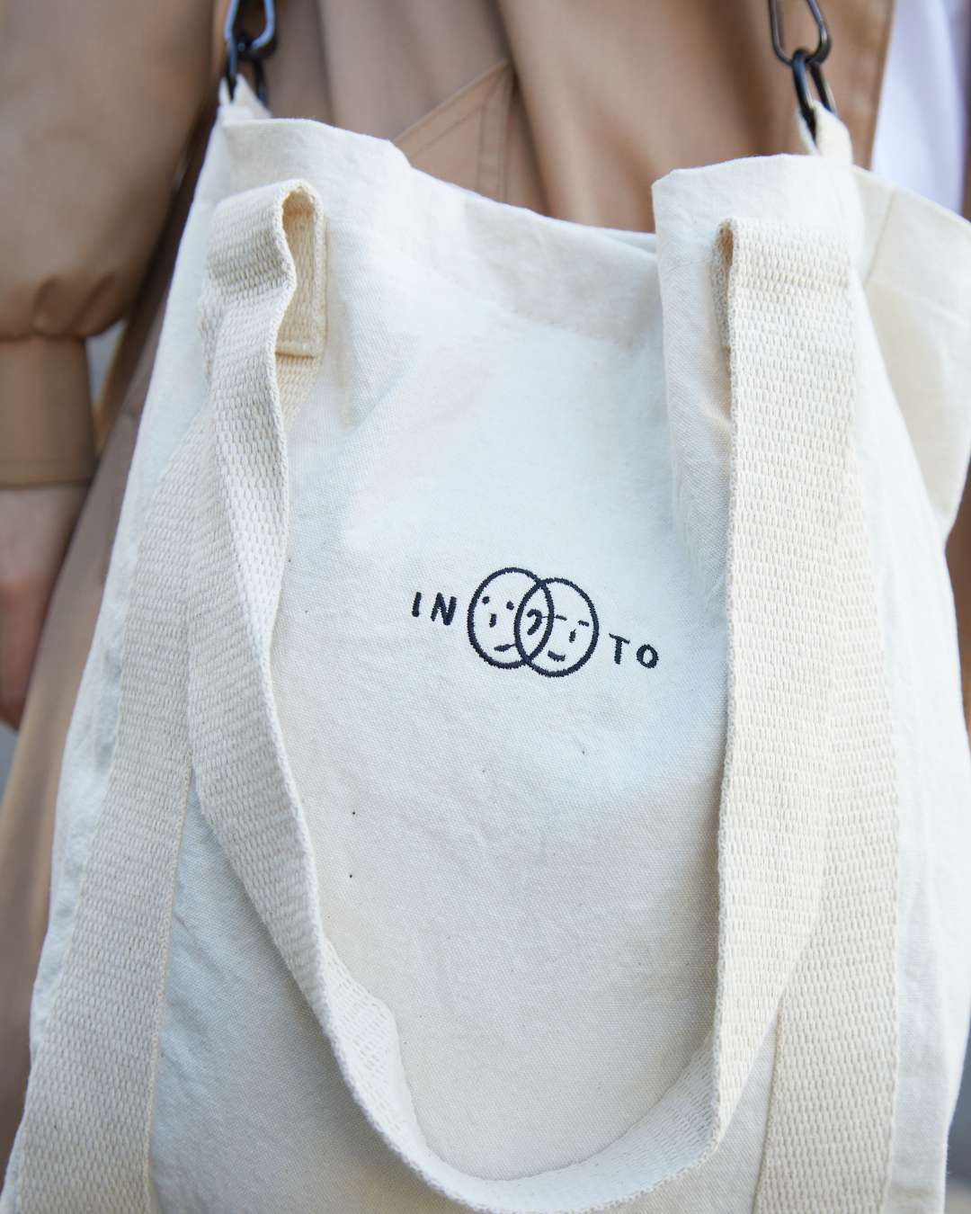 MI TOTEBAG FAVORITO (INTO BASIC BEIGE) - EDICIÓN LIMITADA $99K